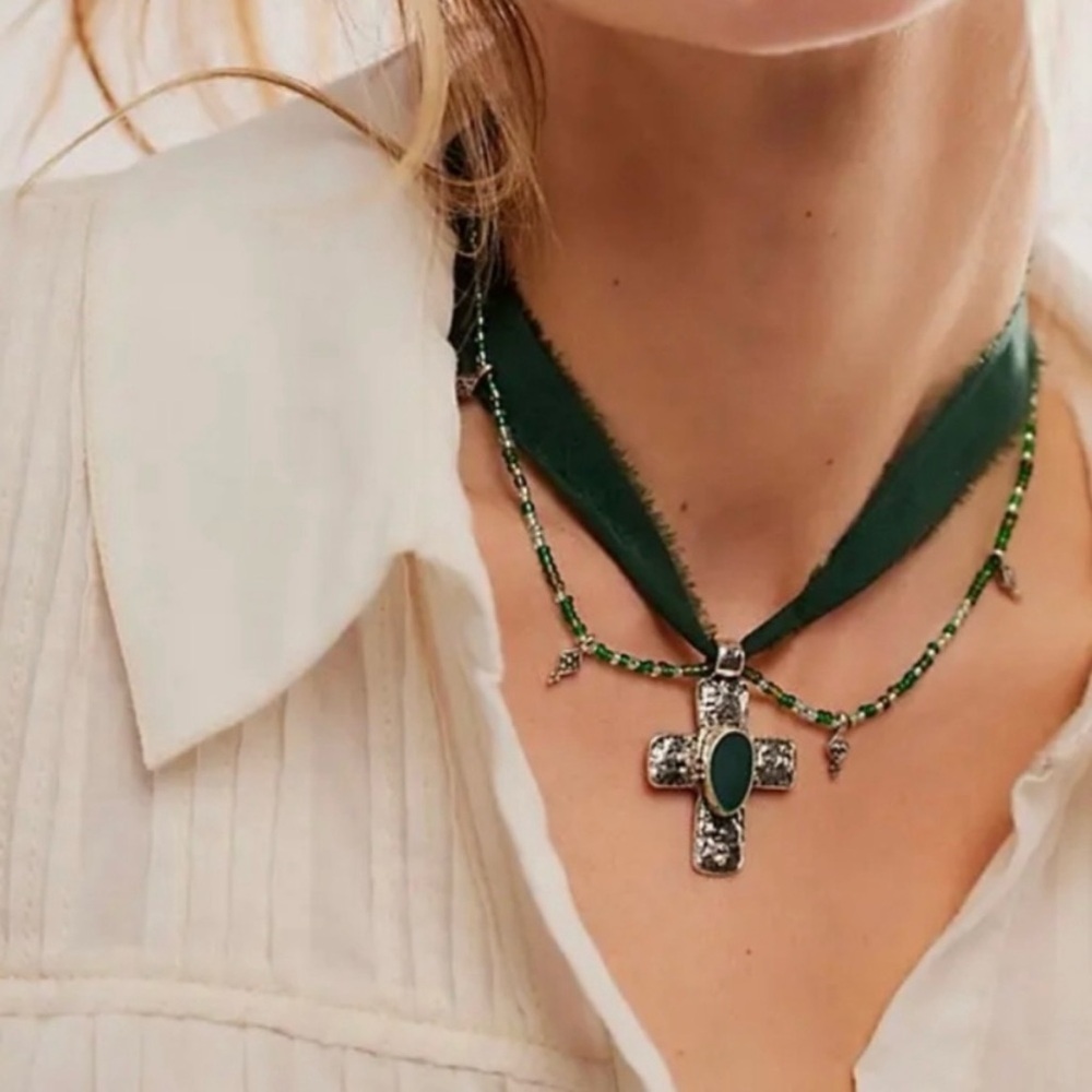 NWT Free People Lola Cross Choker/Green silver beaded Boho casual velvet vintage